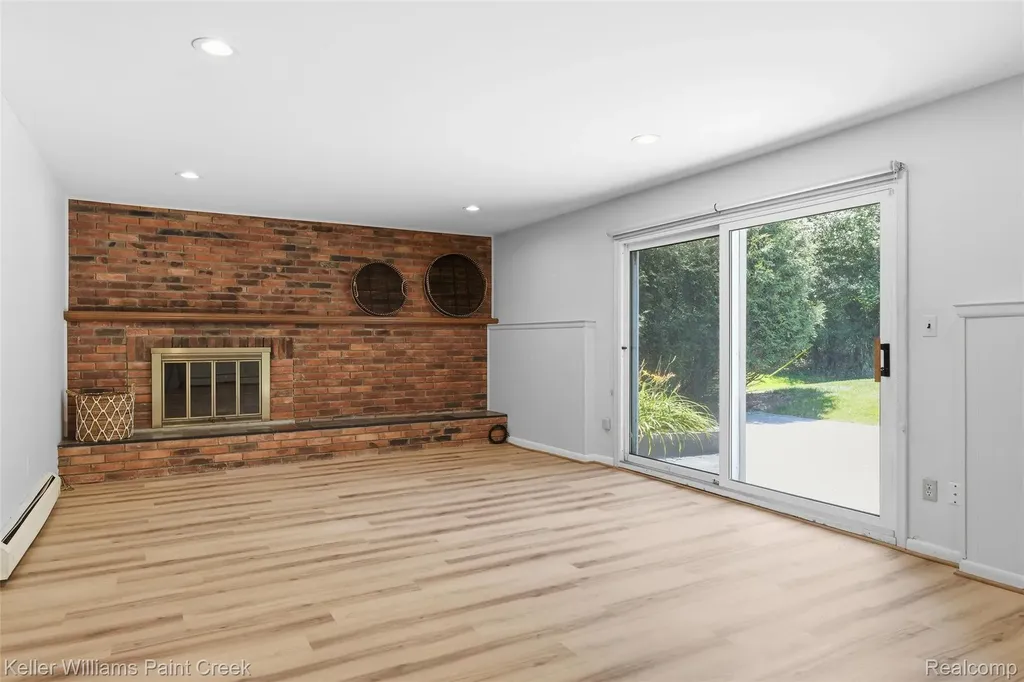 4016 Iverness Lane West Bloomfield Charter Township MI 48323