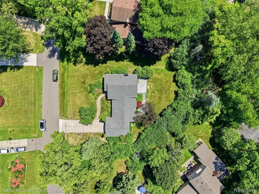 4016 Iverness Lane West Bloomfield Charter Township MI 48323