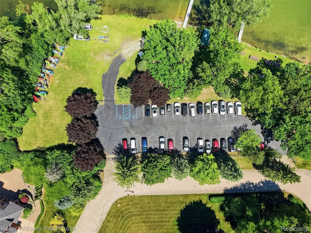 4016 Iverness Lane West Bloomfield Charter Township MI 48323
