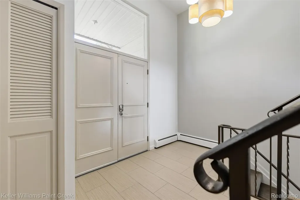 4016 Iverness Lane West Bloomfield Charter Township MI 48323