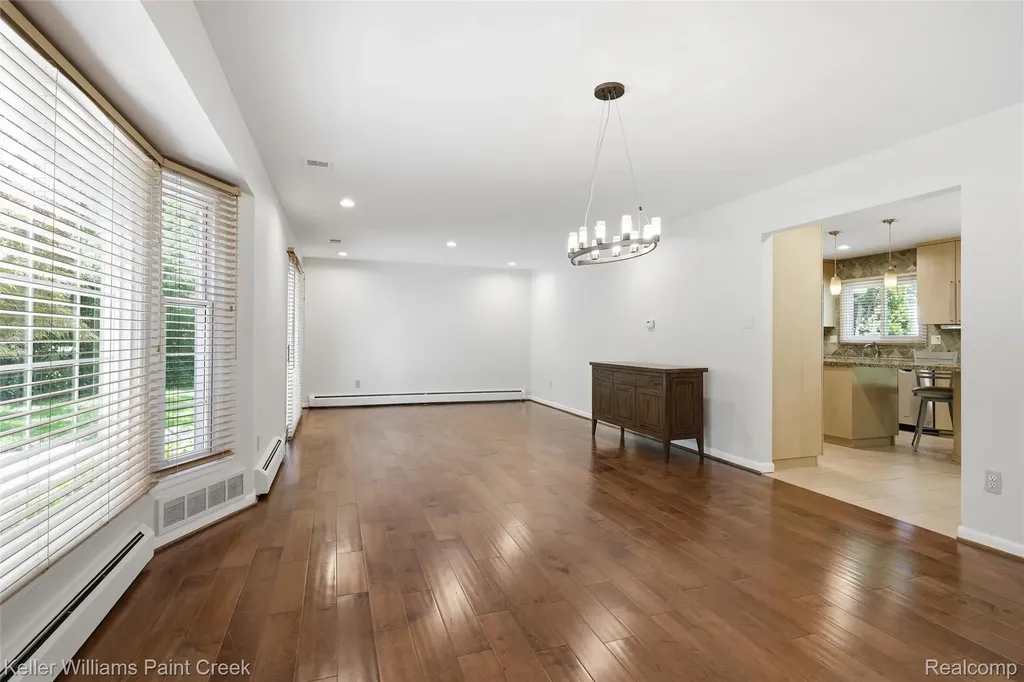 4016 Iverness Lane West Bloomfield Charter Township MI 48323