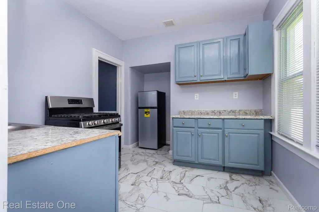 17172 Waltham Street Detroit City MI 48205