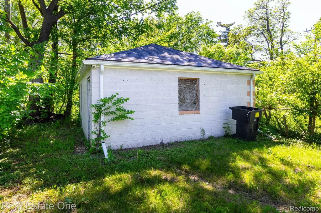 17172 Waltham Street Detroit City MI 48205