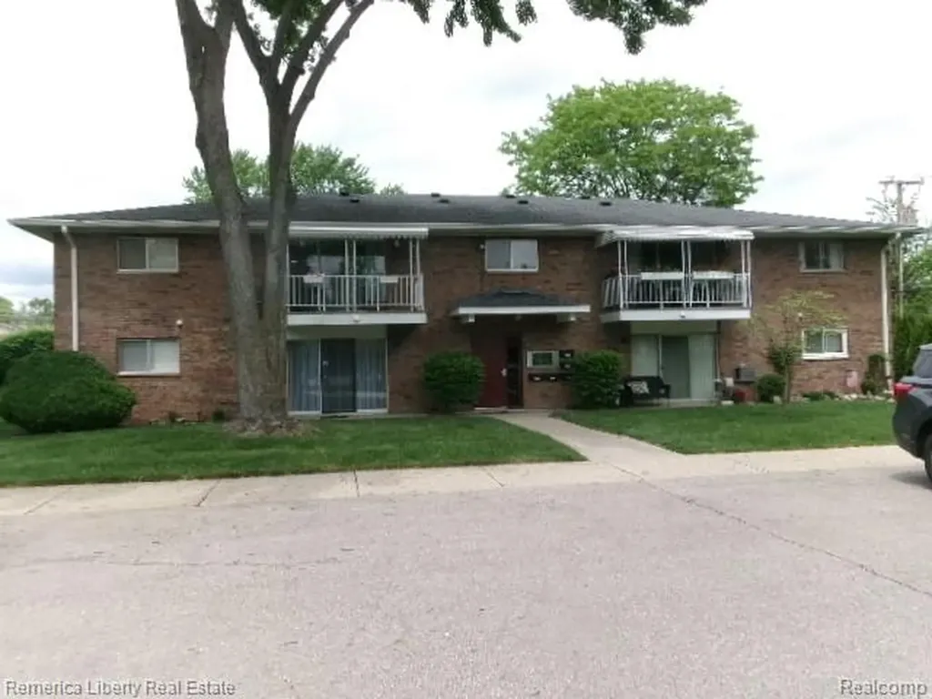 15110 Fairfield Street Livonia City MI 48154
