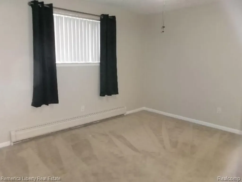 15110 Fairfield Street Livonia City MI 48154