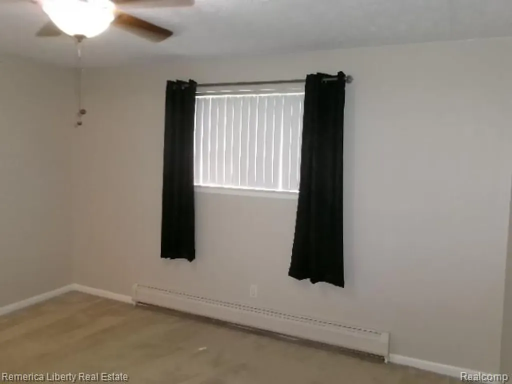 15110 Fairfield Street Livonia City MI 48154