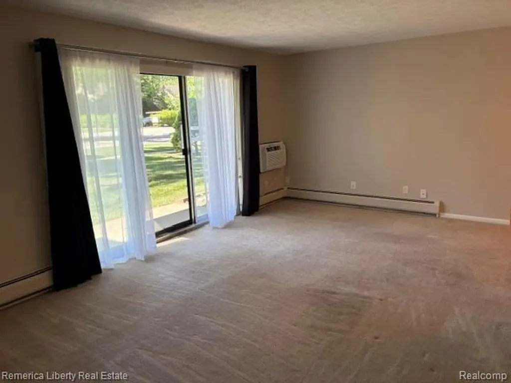 15110 Fairfield Street Livonia City MI 48154