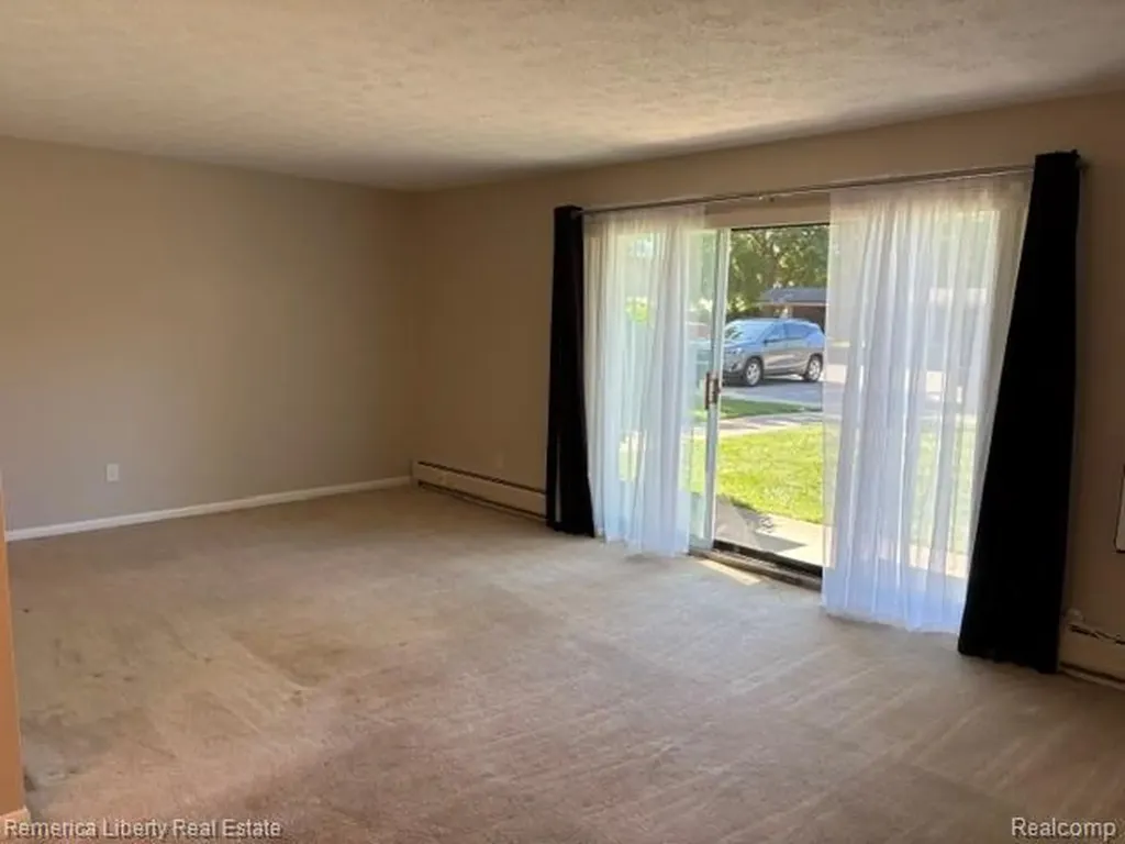 15110 Fairfield Street Livonia City MI 48154