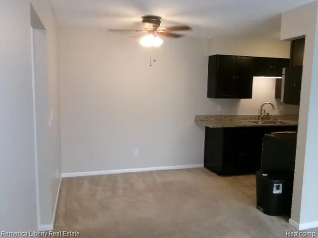 15110 Fairfield Street Livonia City MI 48154