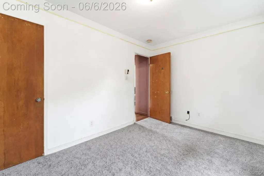 19304 Connecticut Street Roseville City MI 48066