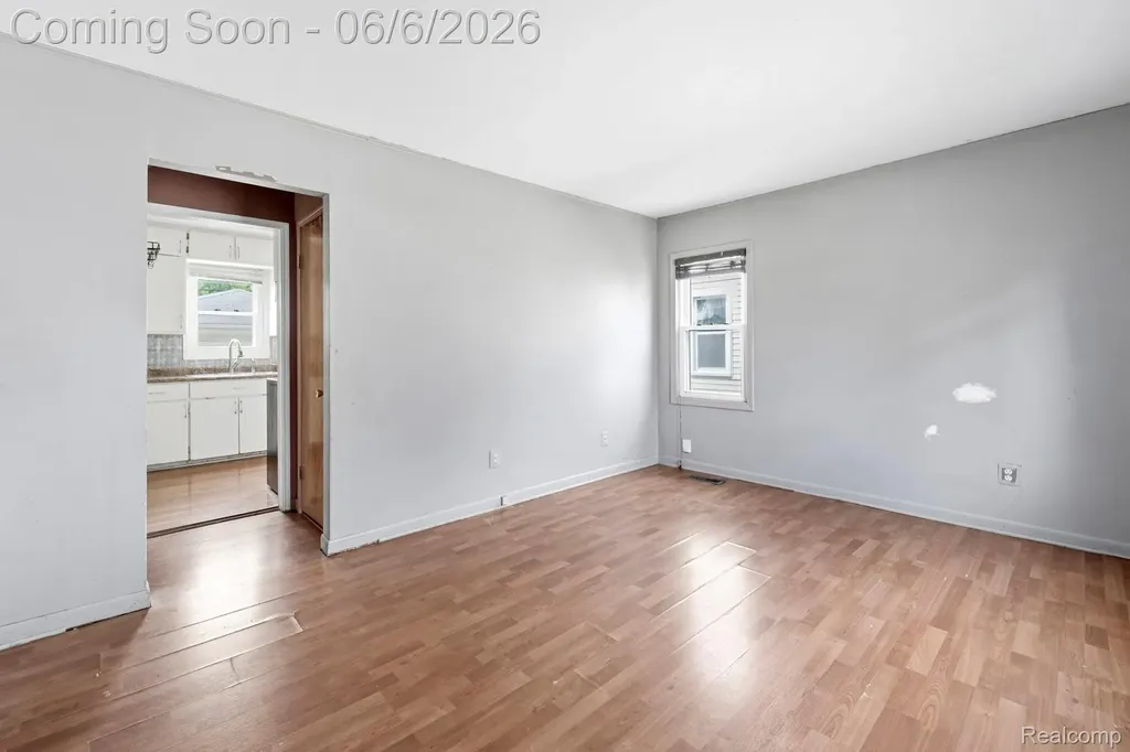 19304 Connecticut Street Roseville City MI 48066