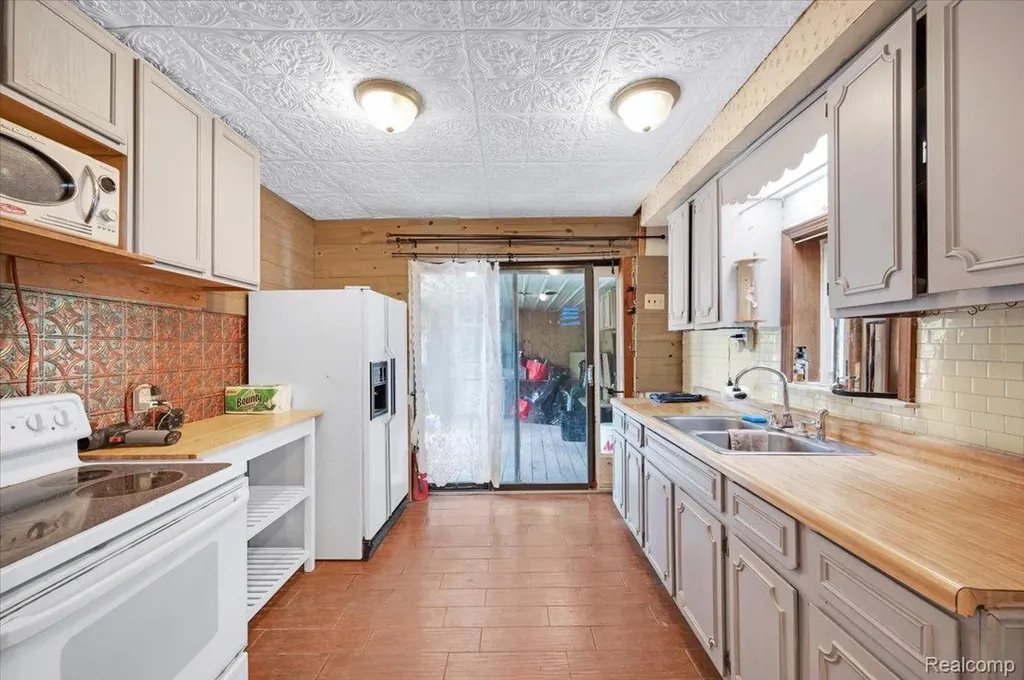 2200 W Oregon Street Mayfield Township MI 48446