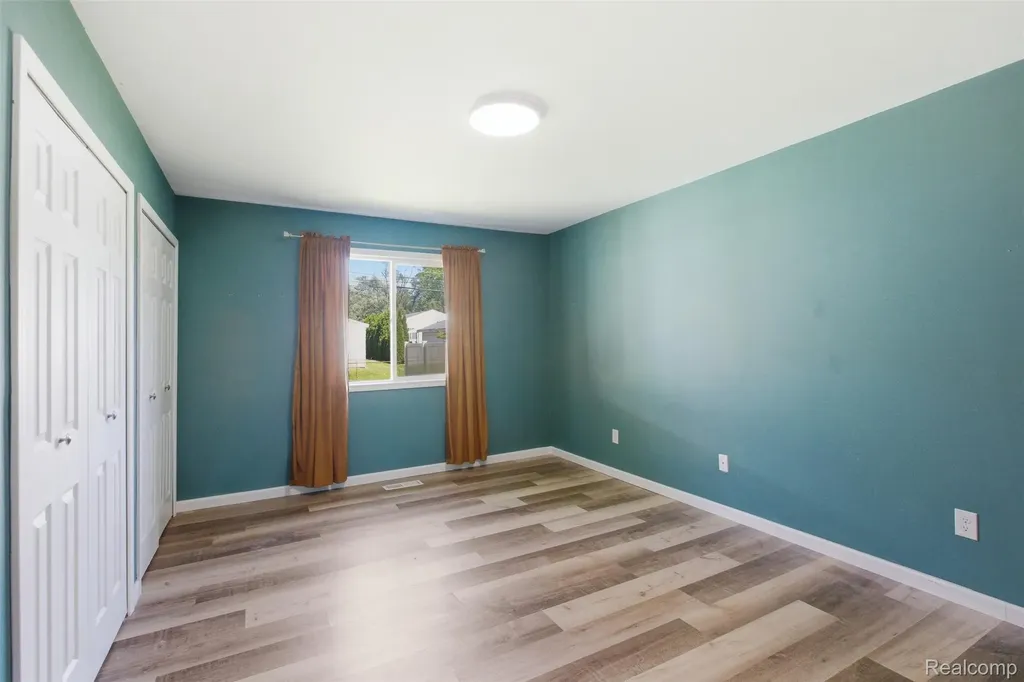 6108 N Carlson Street Westland City MI 48185