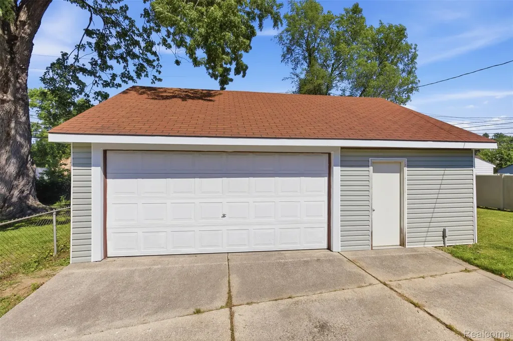 6108 N Carlson Street Westland City MI 48185