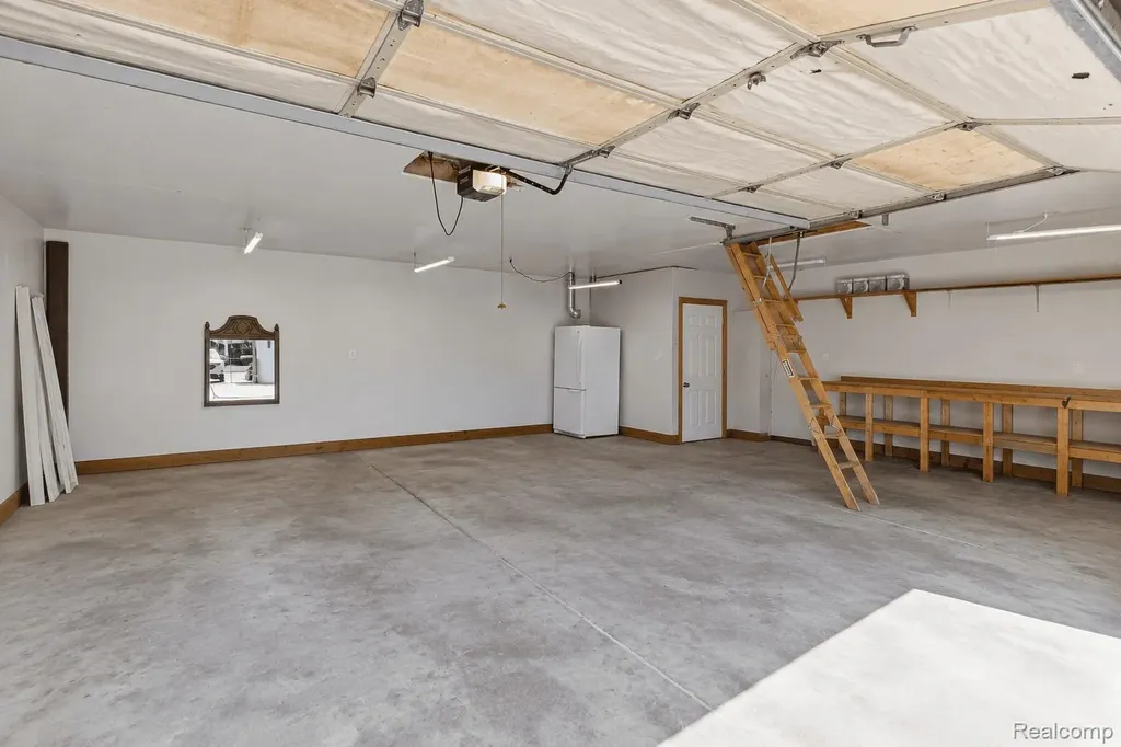 6108 N Carlson Street Westland City MI 48185