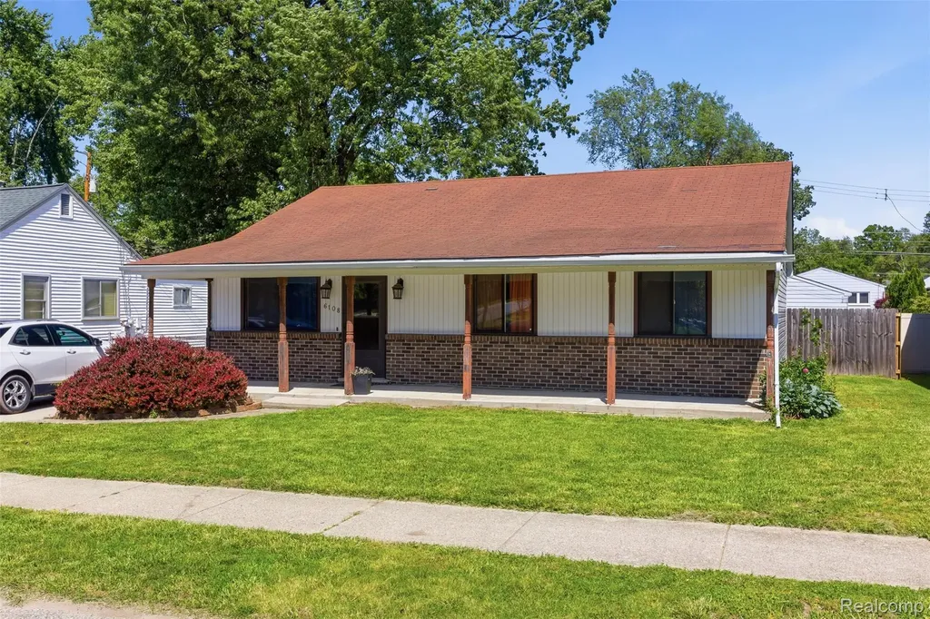 6108 N Carlson Street Westland City MI 48185