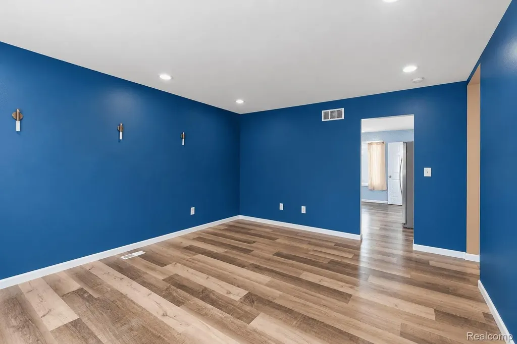 6108 N Carlson Street Westland City MI 48185