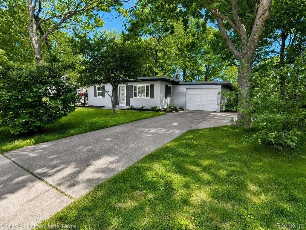 2914 Sturges Street Port Huron City MI 48060