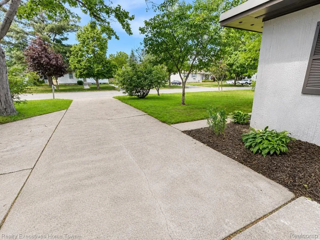 2914 Sturges Street Port Huron City MI 48060