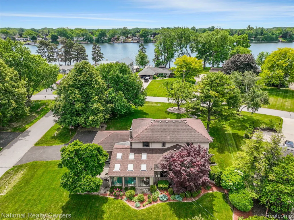 45420 Harmony Lane Van Buren Charter Township MI 48111