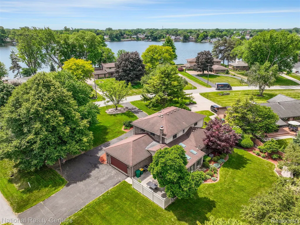 45420 Harmony Lane Van Buren Charter Township MI 48111
