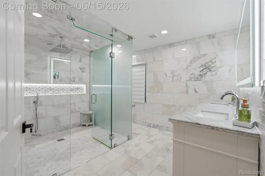 56173 Parkview Drive Shelby Charter Township MI 48316