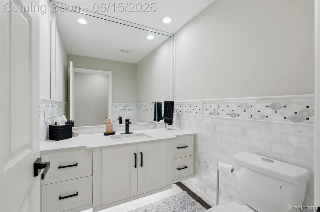 56173 Parkview Drive Shelby Charter Township MI 48316