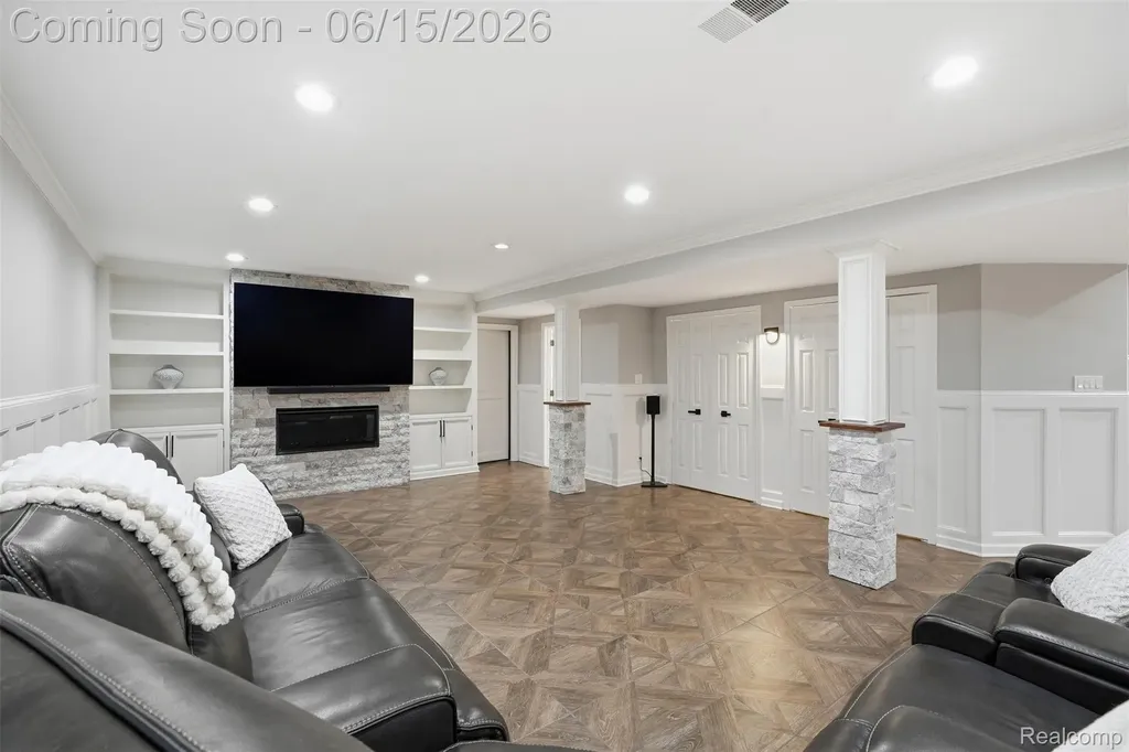 56173 Parkview Drive Shelby Charter Township MI 48316