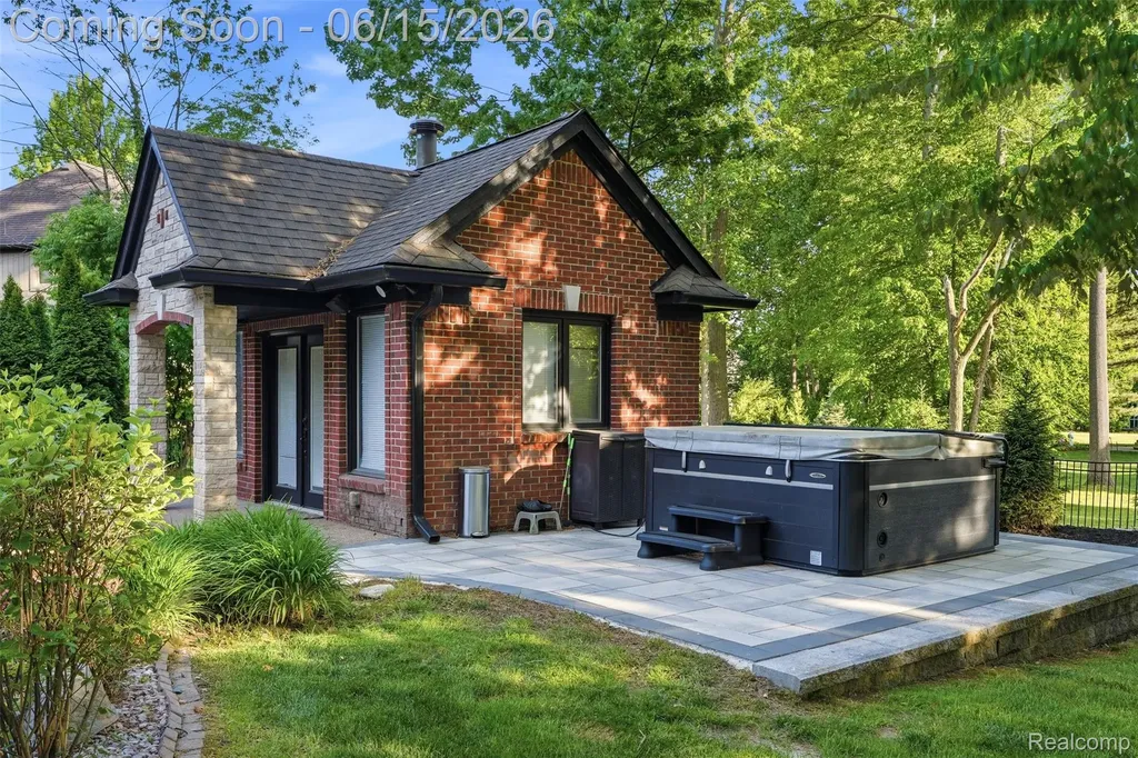 56173 Parkview Drive Shelby Charter Township MI 48316