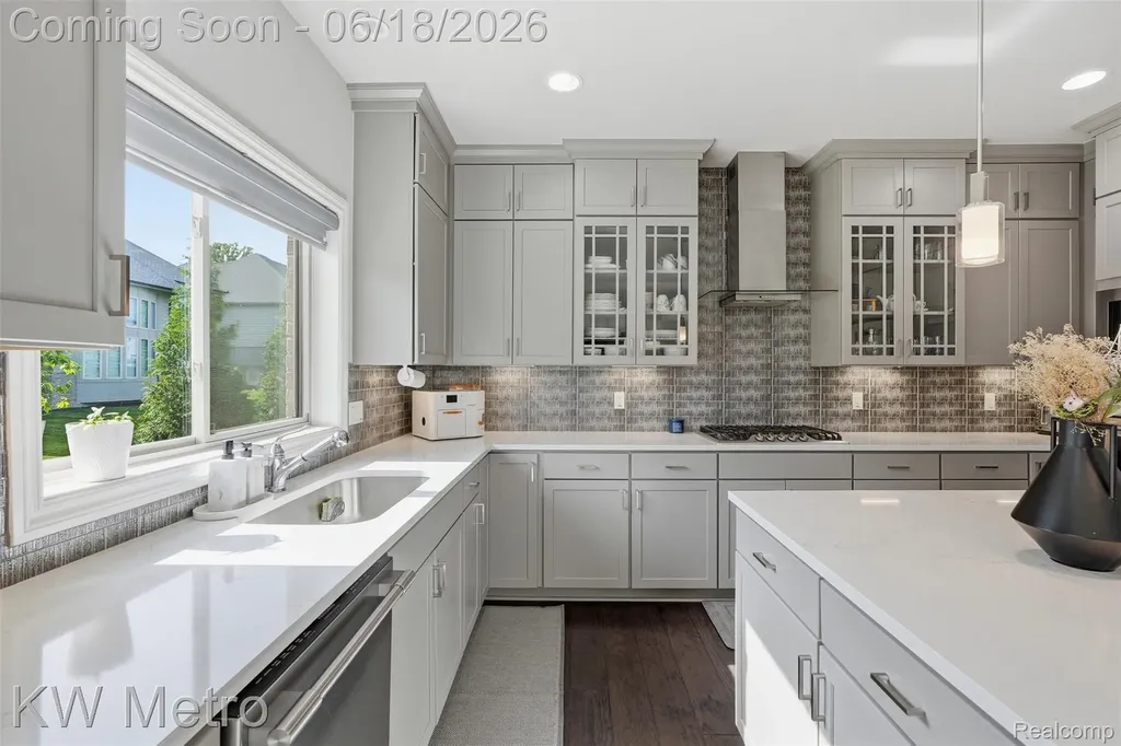 4373 Virgilia Drive Troy City MI 48098