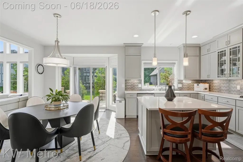 4373 Virgilia Drive Troy City MI 48098