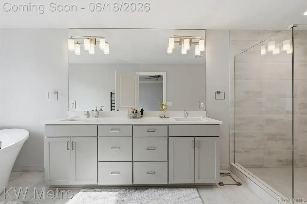 4373 Virgilia Drive Troy City MI 48098