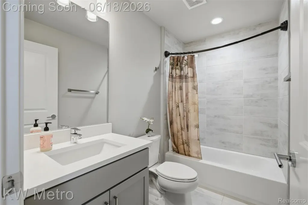 4373 Virgilia Drive Troy City MI 48098