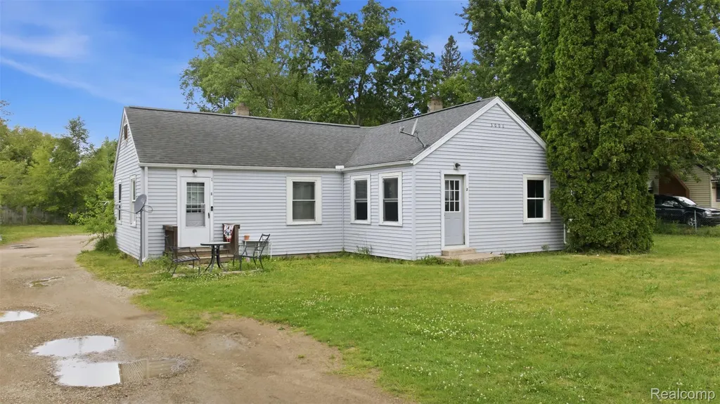 3006 Lansing Avenue Blackman Charter Township MI 49202
