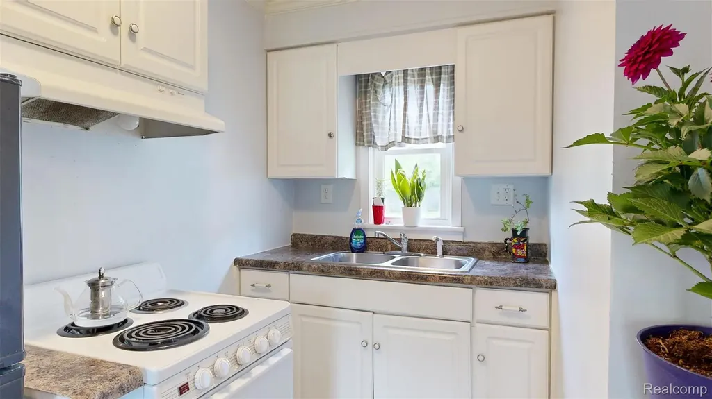 3006 Lansing Avenue Blackman Charter Township MI 49202