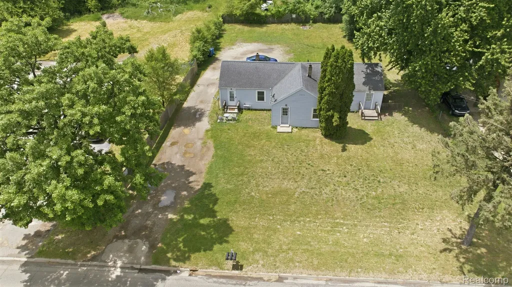 3006 Lansing Avenue Blackman Charter Township MI 49202