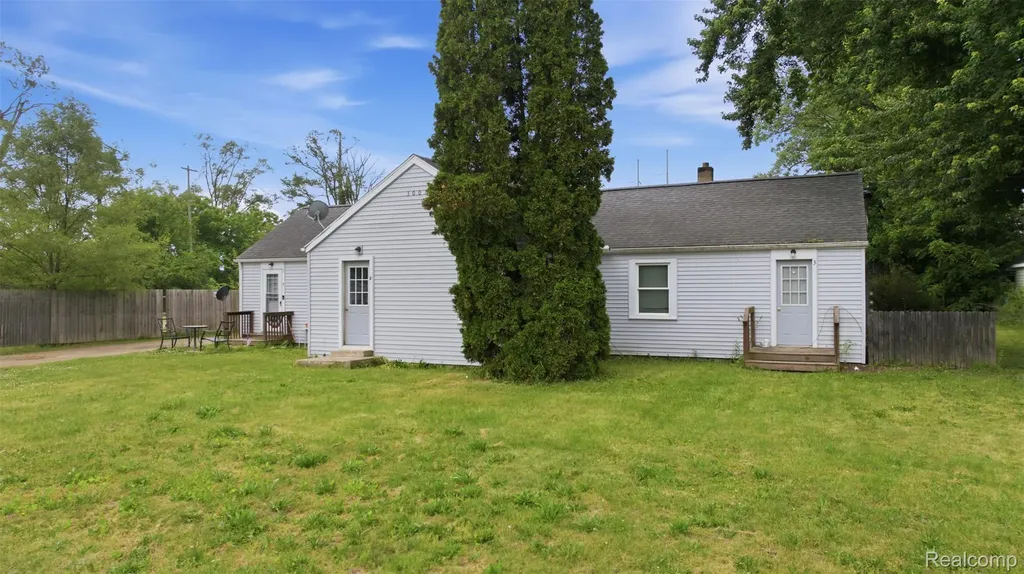 3006 Lansing Avenue Blackman Charter Township MI 49202