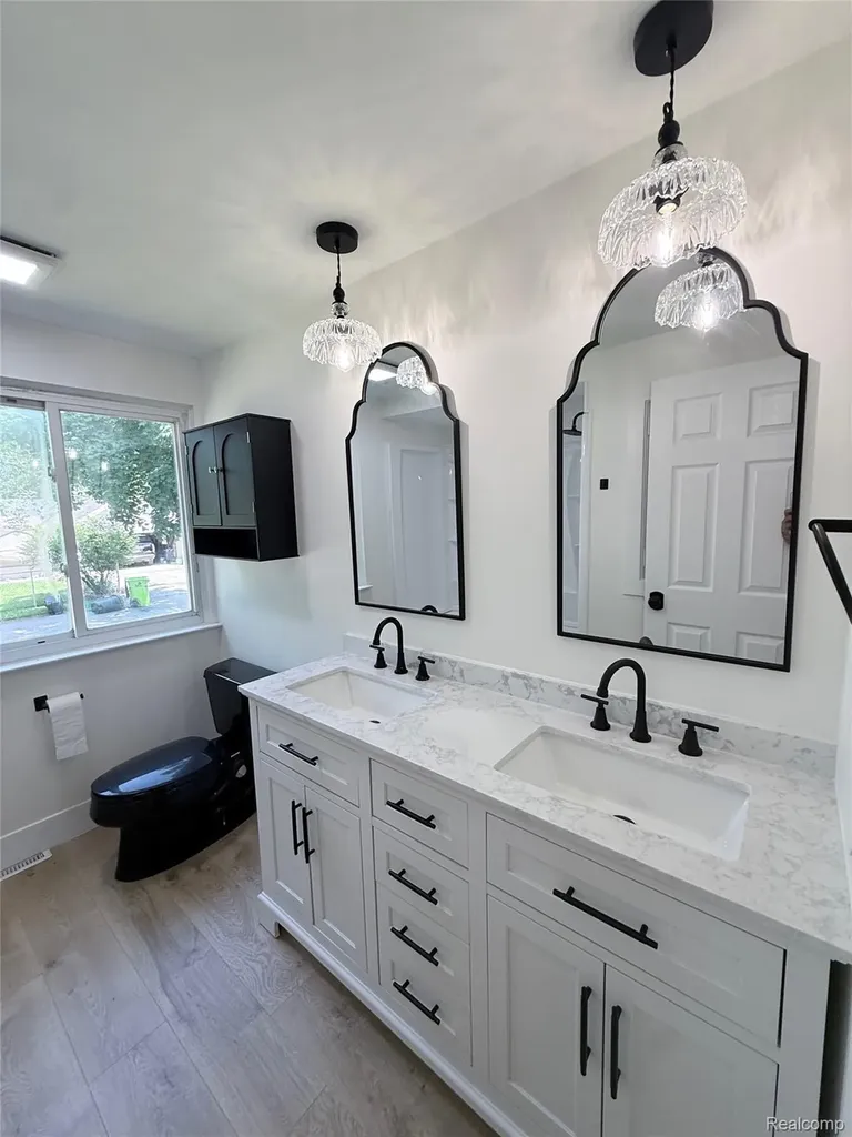 8965 Van Gordon Avenue White Lake Charter Township MI 48386