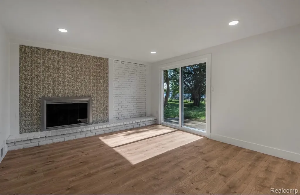 8965 Van Gordon Avenue White Lake Charter Township MI 48386