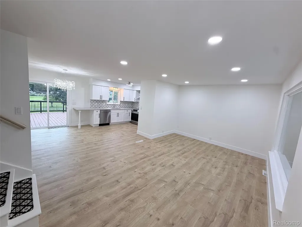 8965 Van Gordon Avenue White Lake Charter Township MI 48386
