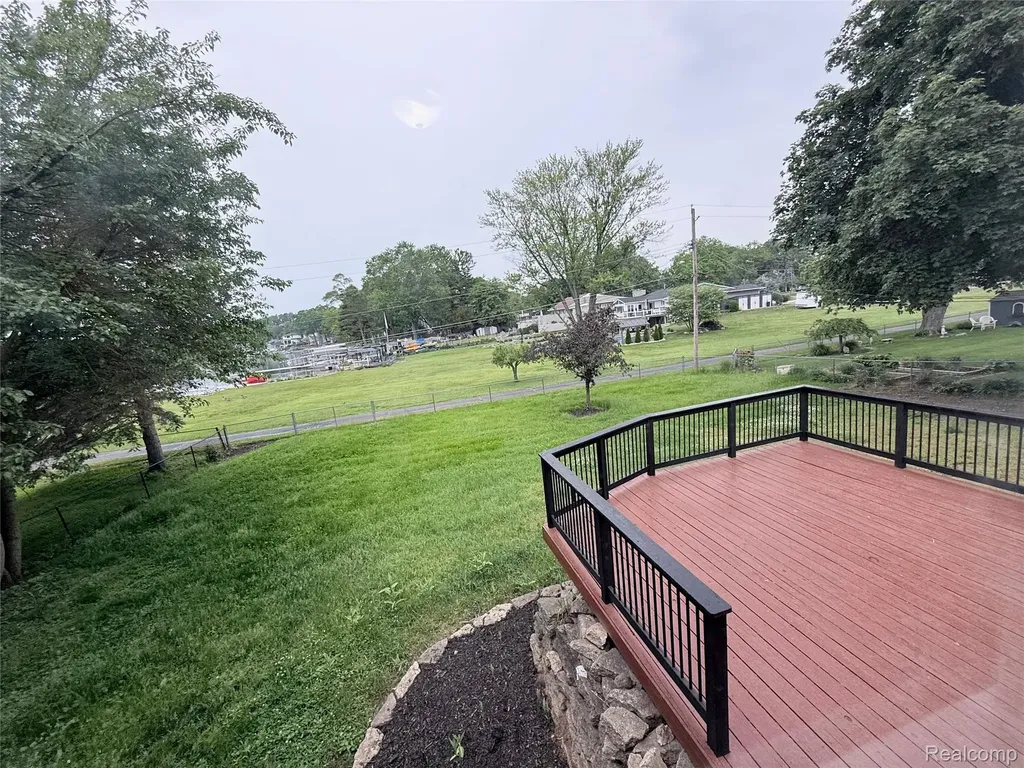 8965 Van Gordon Avenue White Lake Charter Township MI 48386