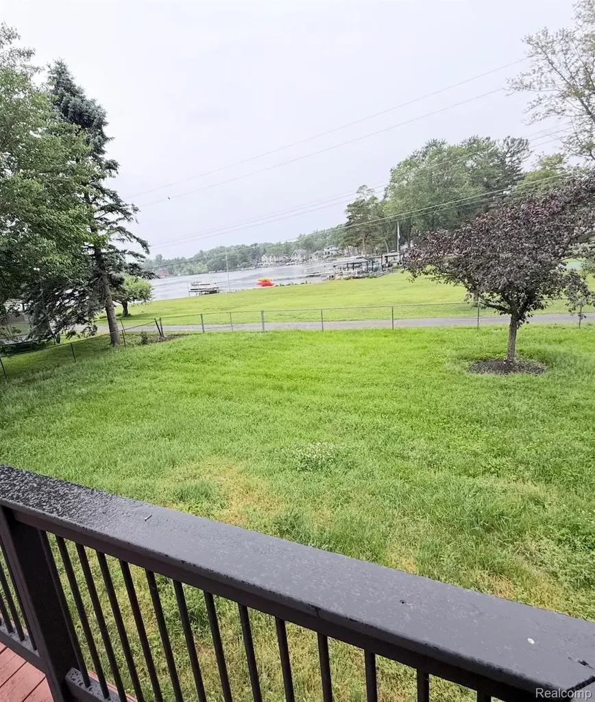 8965 Van Gordon Avenue White Lake Charter Township MI 48386