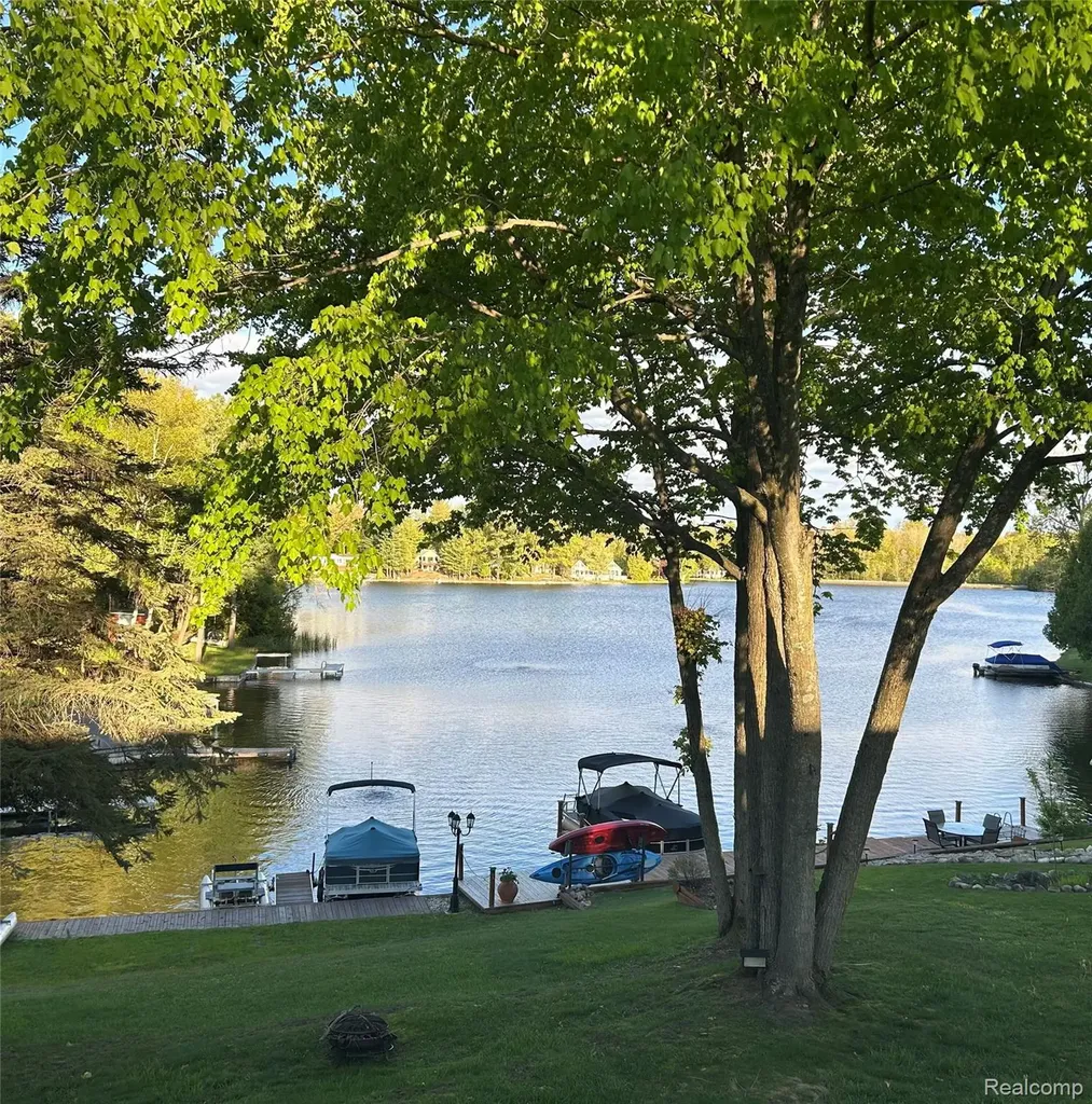 3301 W Huckleberry Trail Surrey Township MI 48622