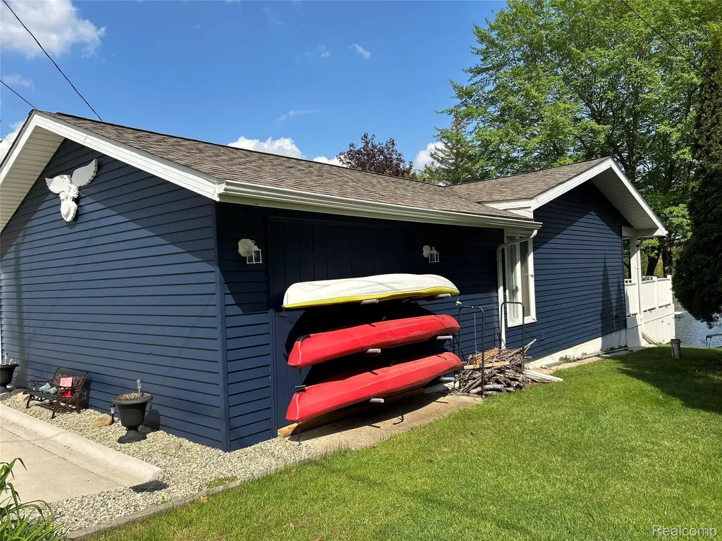 3301 W Huckleberry Trail Surrey Township MI 48622