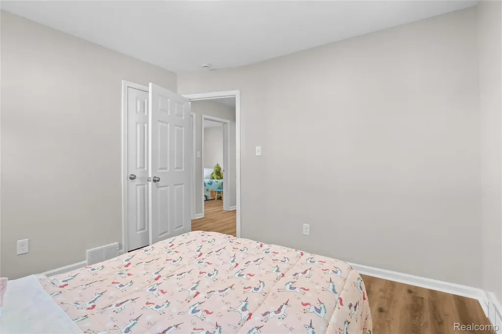 1848 Philomene Boulevard Lincoln Park City MI 48146
