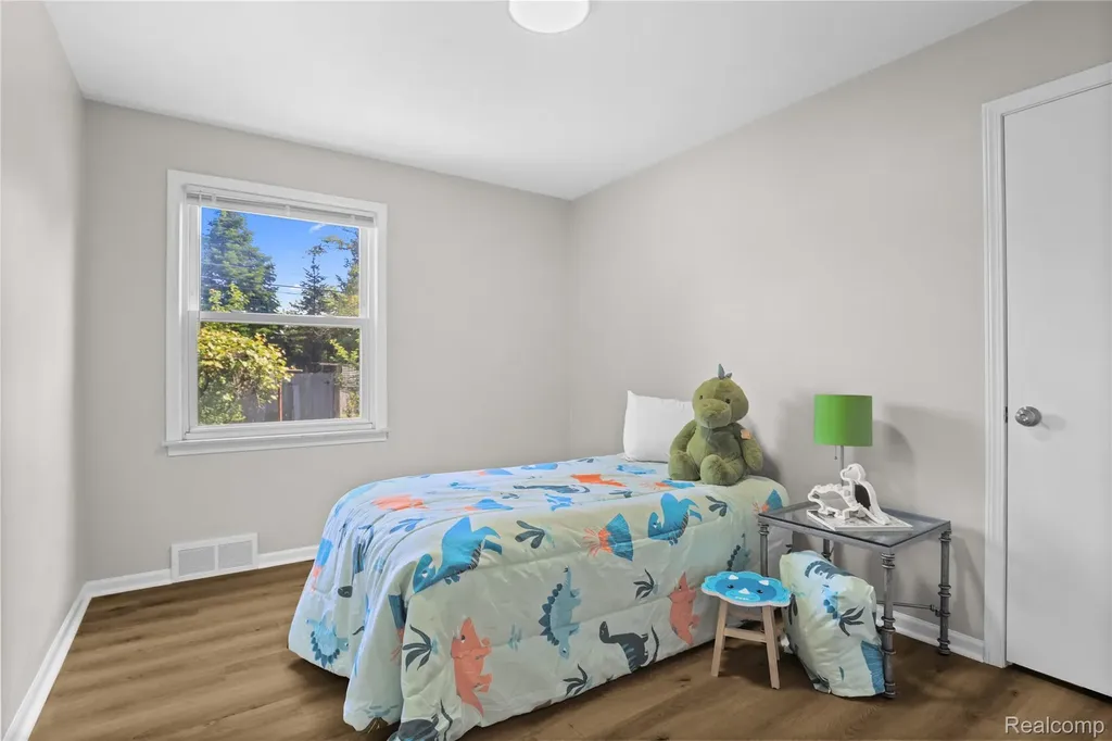 1848 Philomene Boulevard Lincoln Park City MI 48146