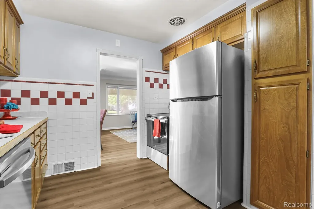 1848 Philomene Boulevard Lincoln Park City MI 48146