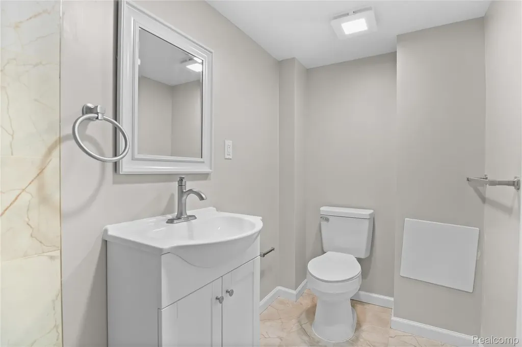 1848 Philomene Boulevard Lincoln Park City MI 48146