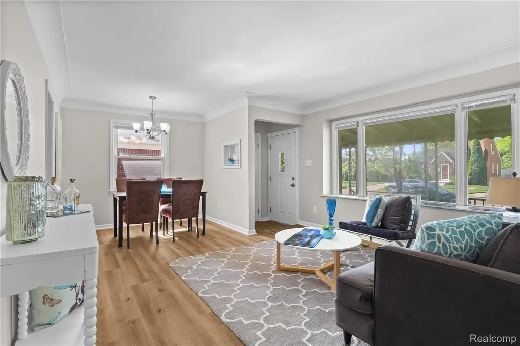 1848 Philomene Boulevard Lincoln Park City MI 48146