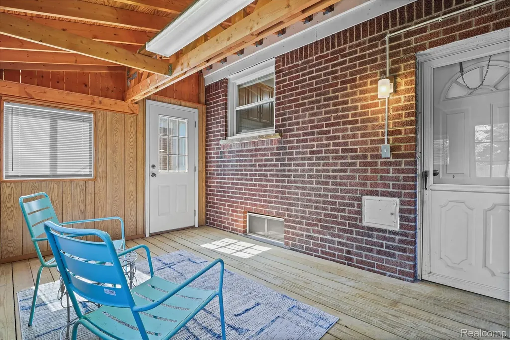 1848 Philomene Boulevard Lincoln Park City MI 48146